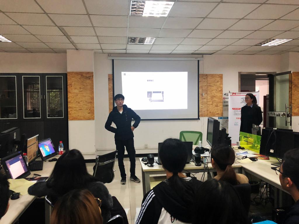 毕业季，企业宣讲招聘中