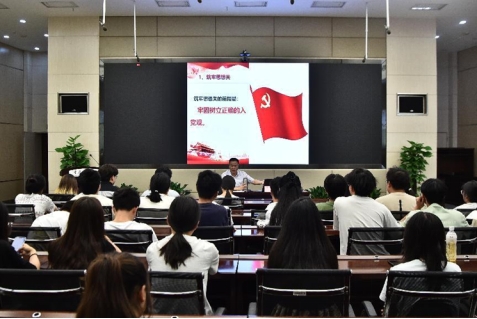 校关工委副主任周志钢...