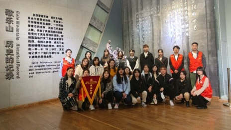 讲好红岩故事 传承红岩...