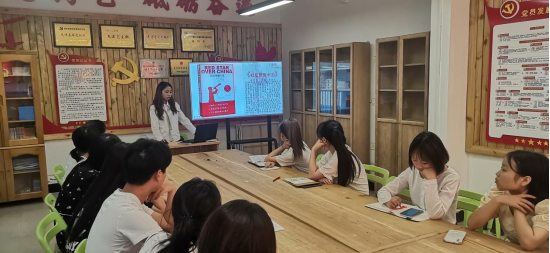 传媒与设计学院学工支...