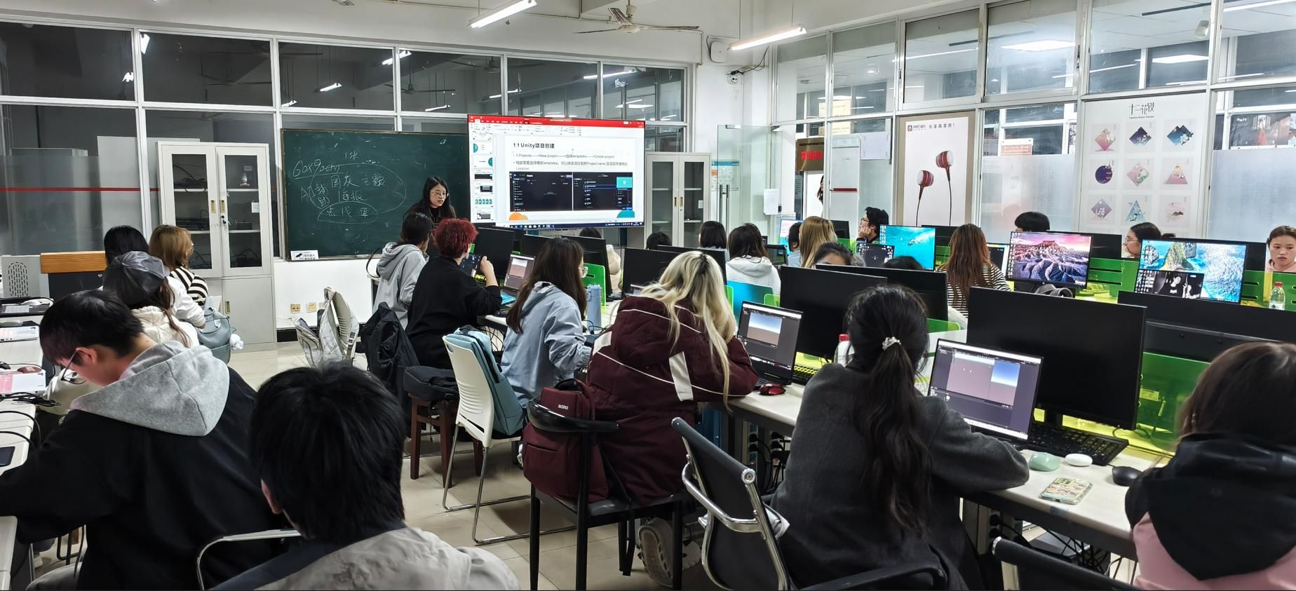 数智技术教研室举行校...