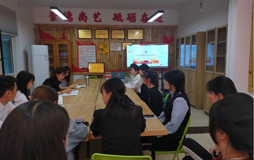 传媒与设计学院学工支...