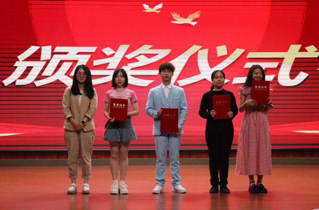 建设“心港湾” 献礼二...