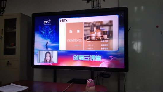 我校全媒体广告专业积...