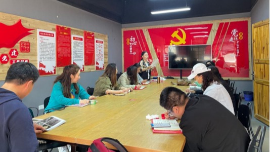 教工二支部开展“学习...