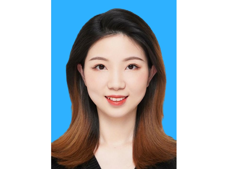 学生科副科长 童曦月