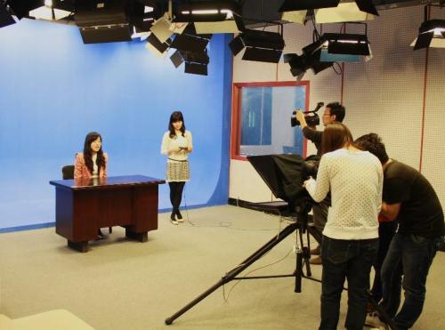 关于网络新闻与传播专...