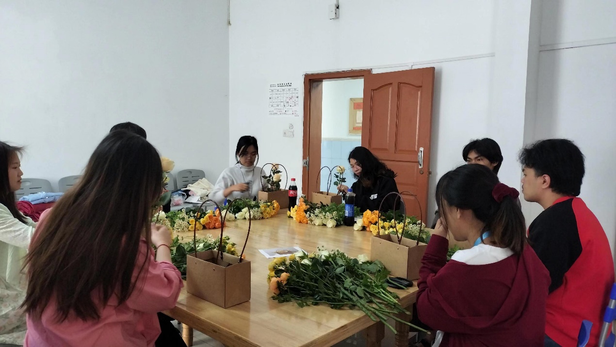 青春心向党 劳动最崇高...