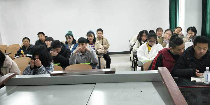 弘扬传统文化  传承中...